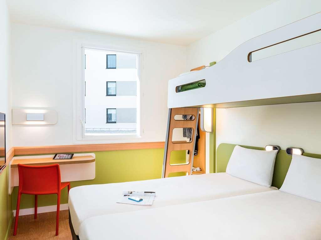 Hotel ibis budget Saint Quentin Yvelines - Vélodrome Montigny-le-Bretonneux Habitación foto